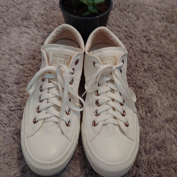 Converse - Picture 8 of 10